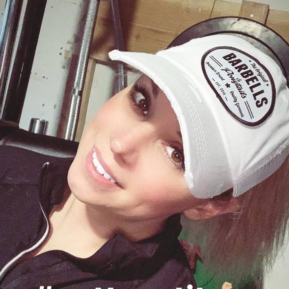 lovelyliz8383